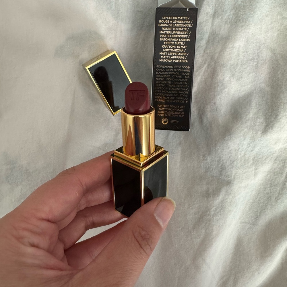 Tom Ford Lipstick in color 08: Velvet Cherry
